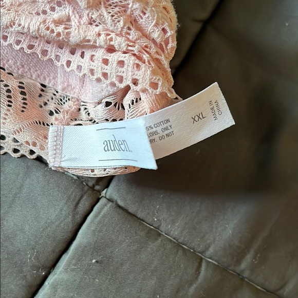 Lace Bralette in Soft Pink - Picture 3 of 3